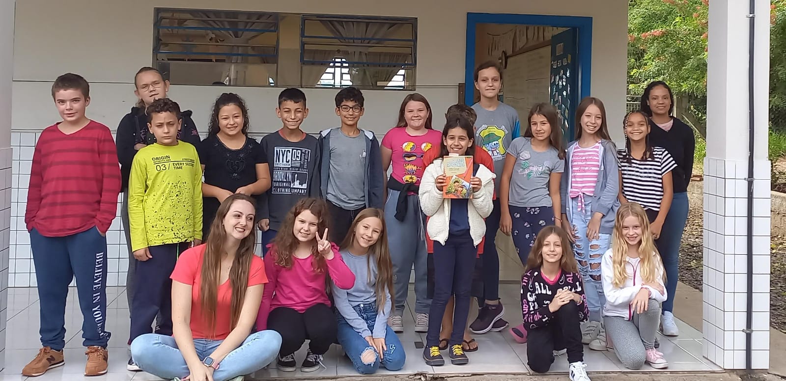 Alunos celebram a amizade e a despedida em poemas inspirados por "Um Ano Especial"