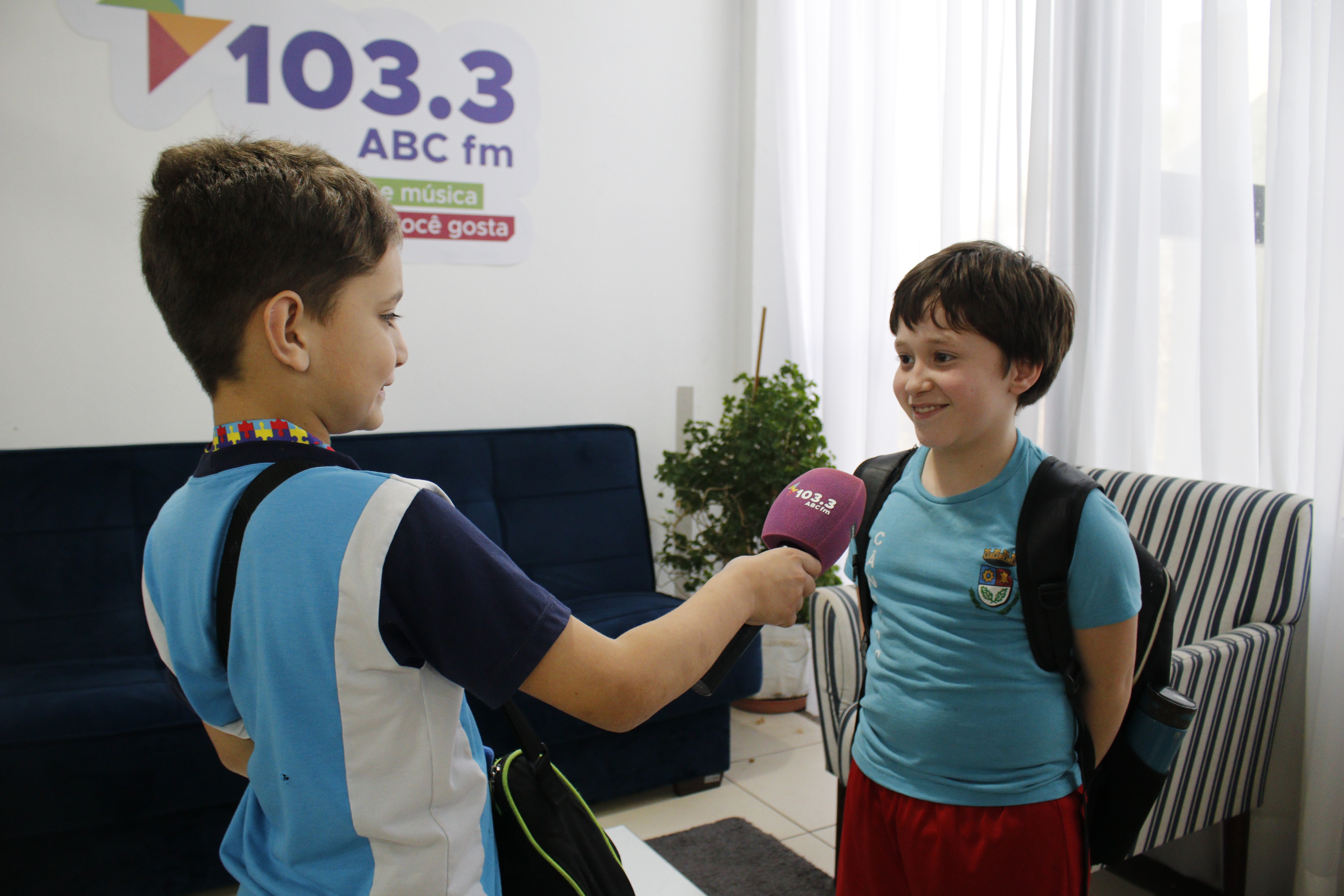 Jornada Educativa ao Grupo Sinos: Alunos do 4º Ano Vivenciam o Universo do Jornalismo