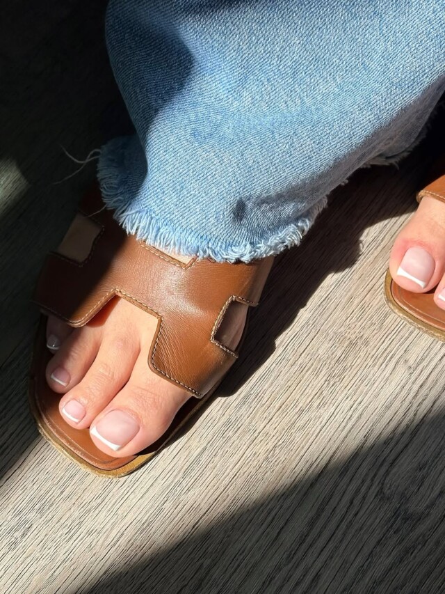 5 esmaltes delicados perfeitos para unhas dos p&eacute;s chiques