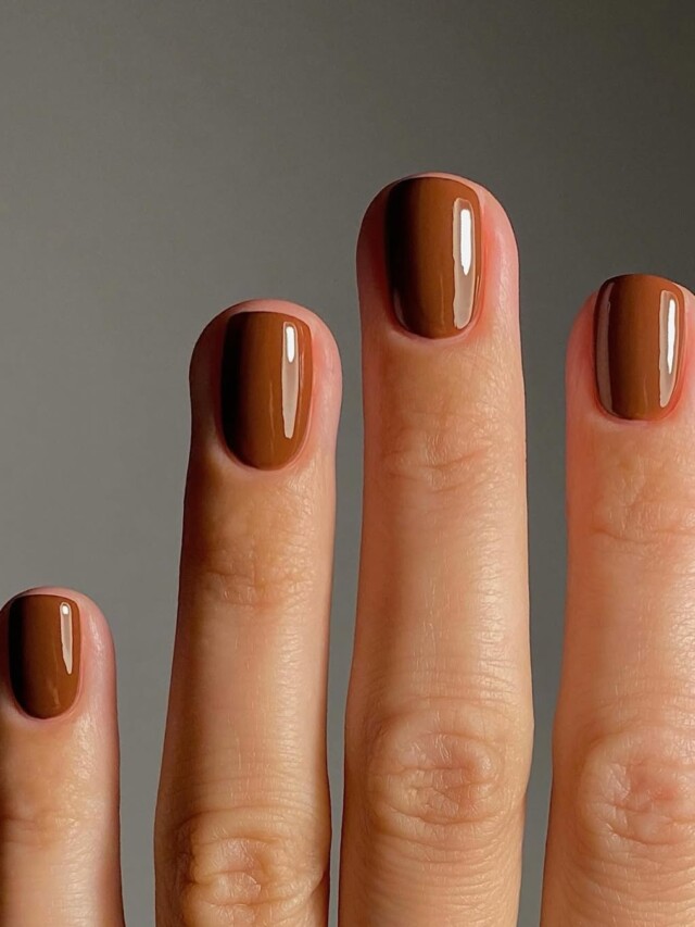 7 cores de unhas elegantes que v&atilde;o bombar no outono 2025