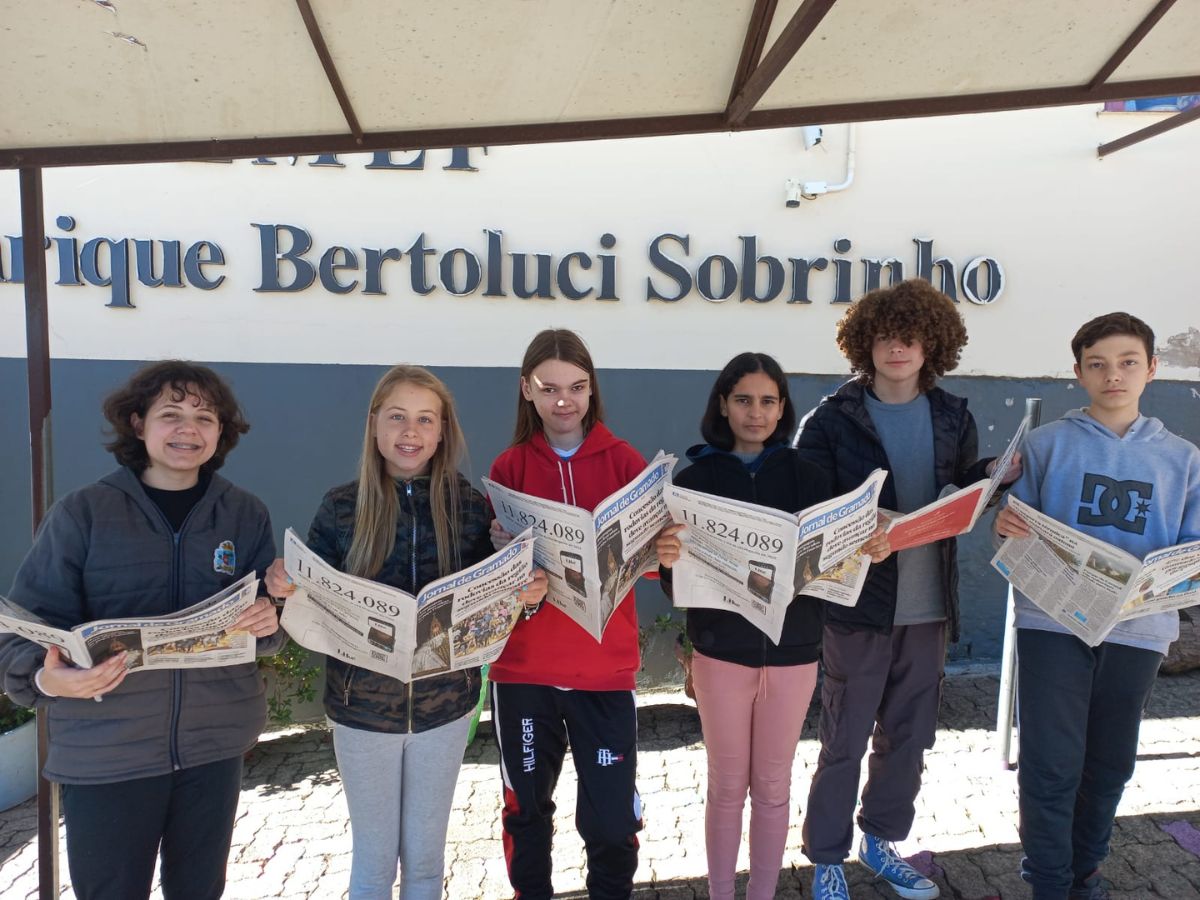Alunos da Escola Municipal de Educação Infantil e Ensino Fundamental Henrique Bertoluci Sobrinho