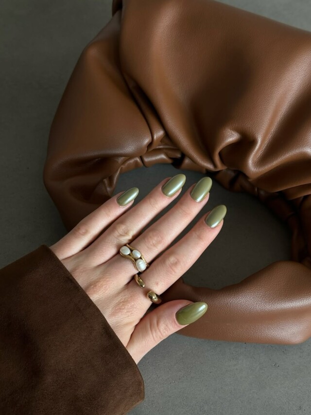 3 tons de verde para unhas chiques e elegantes