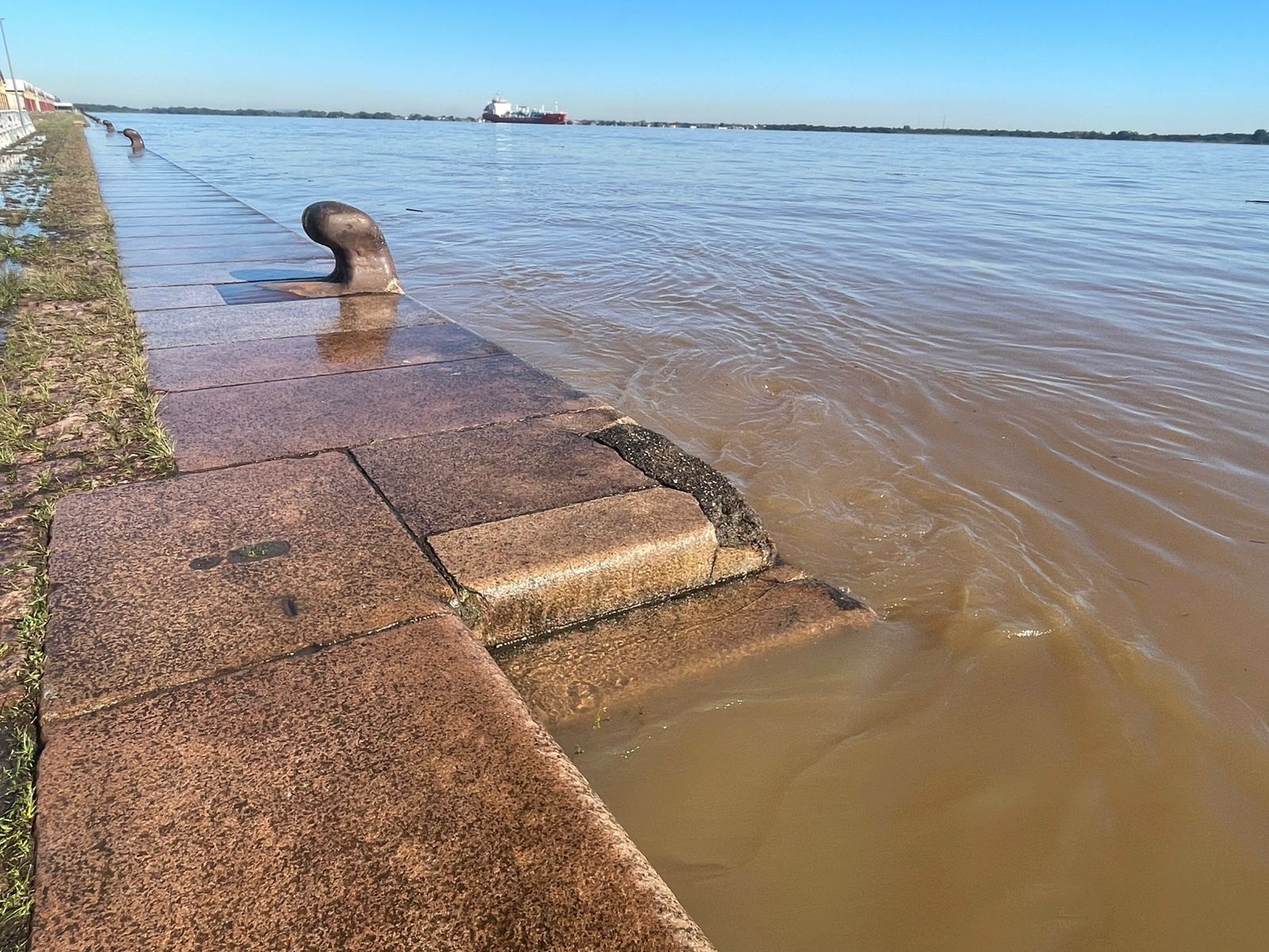 Guaíba atingiu cota de inundação no Cais Mauá? Confira explicação sobre nível da água em Porto Alegre
