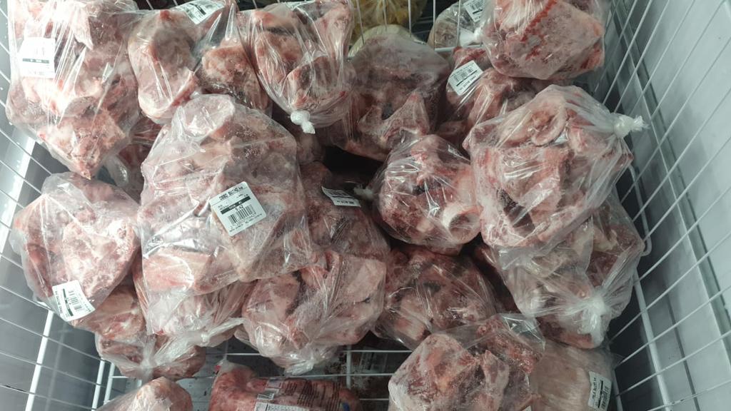Carne imprópria para consumo foi encontrada durante fiscalização em mercados de Rolante
