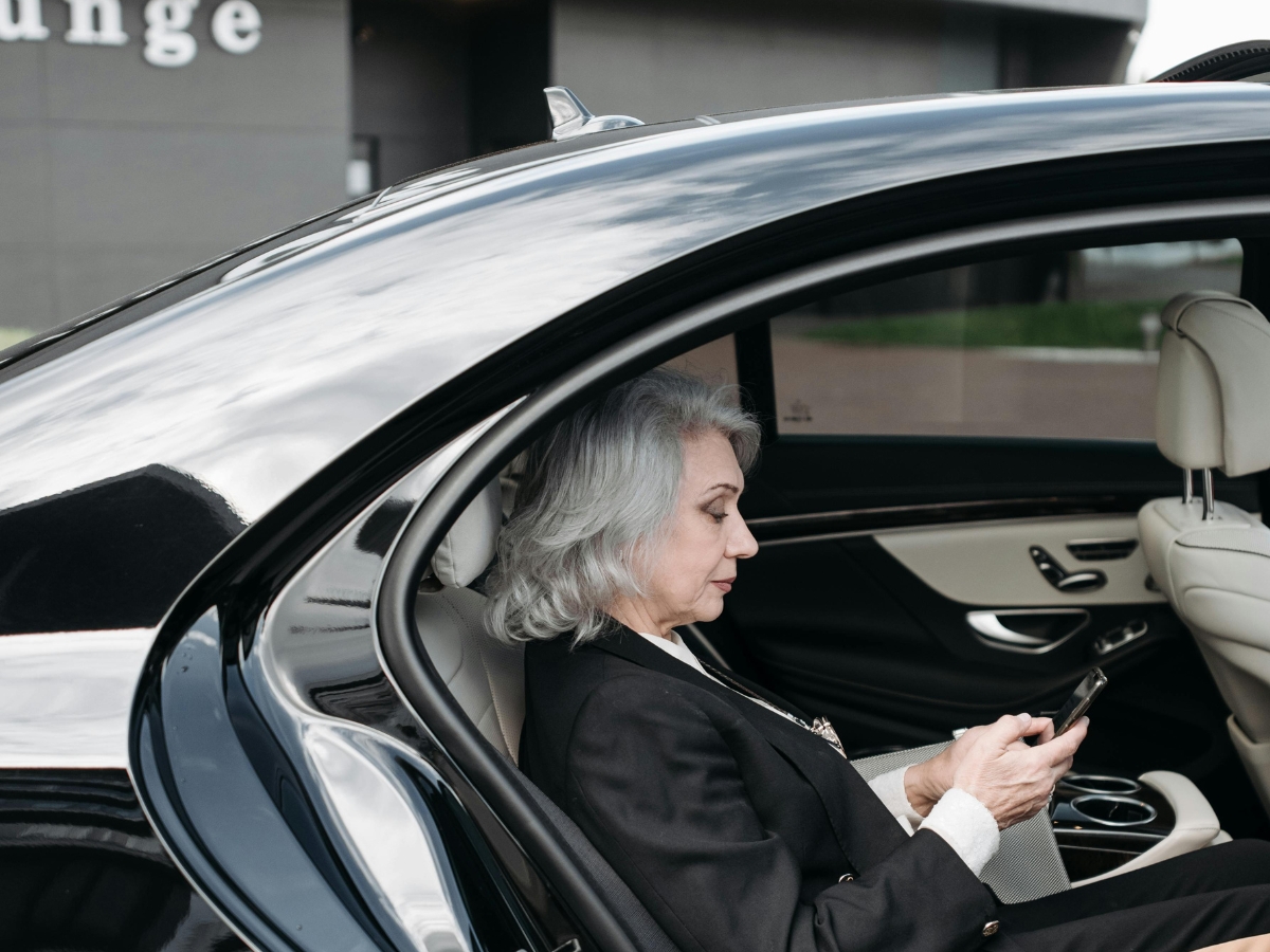 Uber para idosos? Novidade promete facilitar a vida de quem tem mais de 60 anos