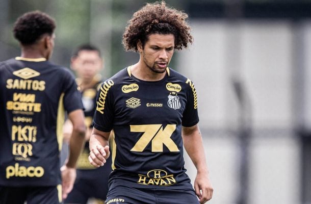 William Arão pode ganhar vaga de titular no Santos contra o Vitória