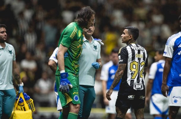 Após choque na cabeça, Cruzeiro descarta lesão em Cássio