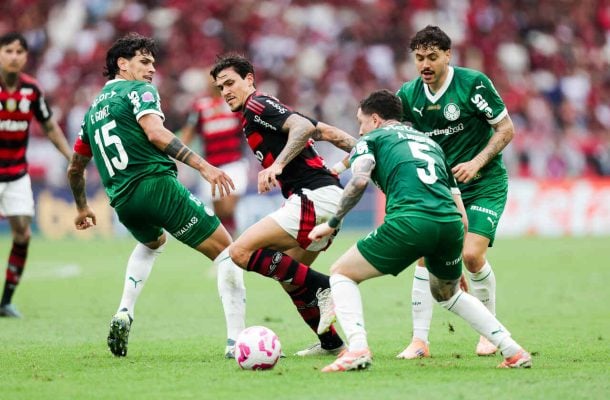 CBF expõe áudios do VAR em lances que Palmeiras contesta pênaltis: “Sem impacto”