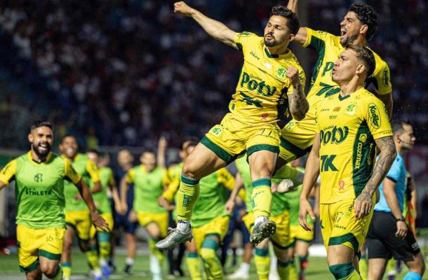 Impiedoso, Mirassol aplica dura derrota ao São Paulo no Brasileirão