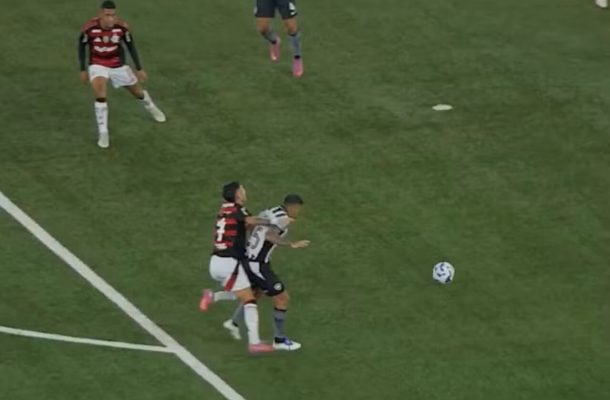 CBF divulga áudio do VAR em lance polêmico de Botafogo x Flamengo